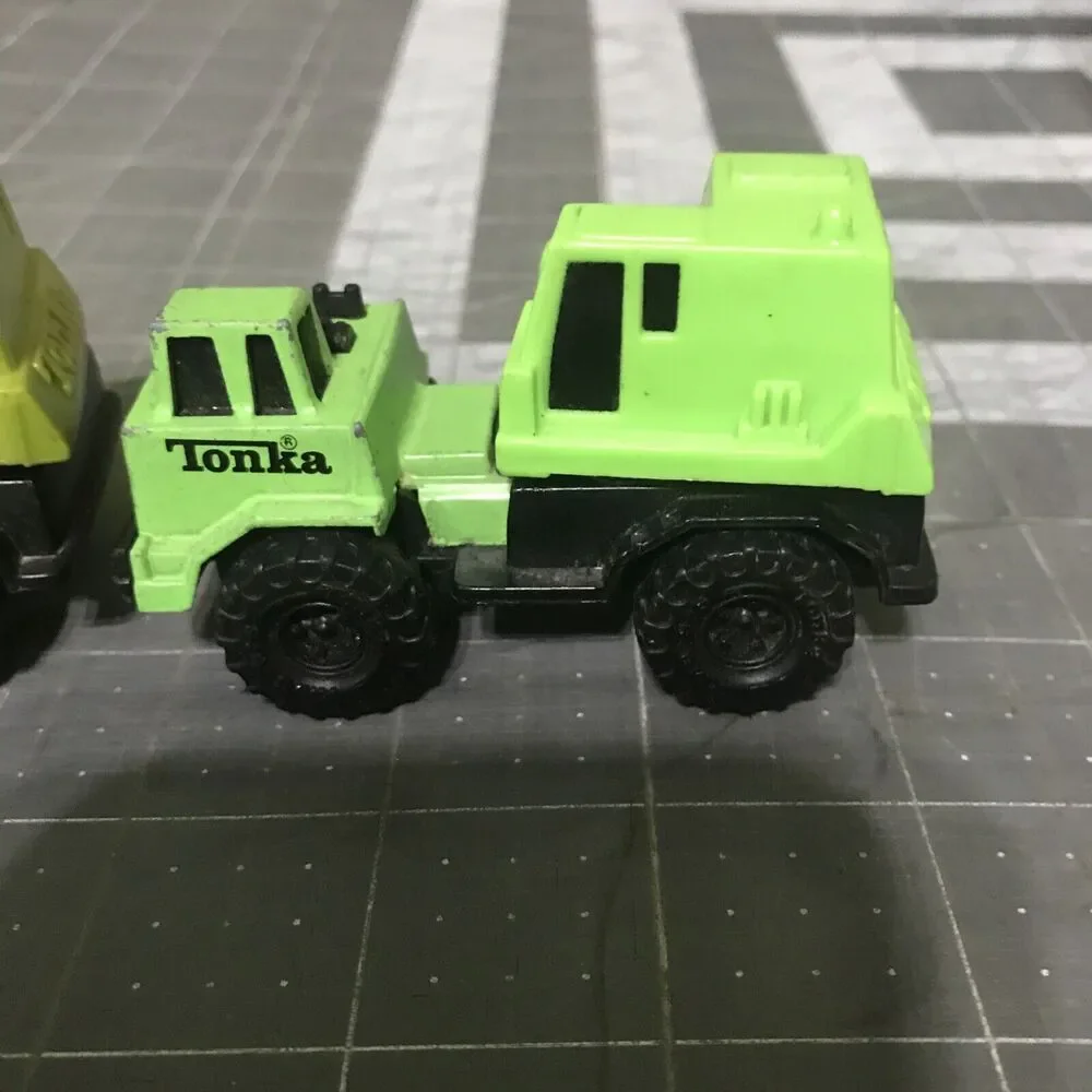 Lot Tonka Construction Truck Crane Green W/O Boom 1994 Tonka Corp. Needs Cleaned